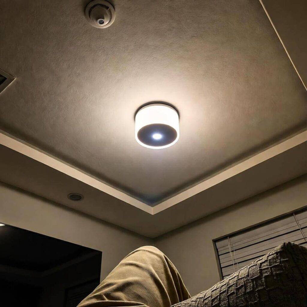 Flickering smart light from floor view